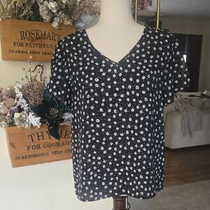 SHEIN Black and White Floral Blouse